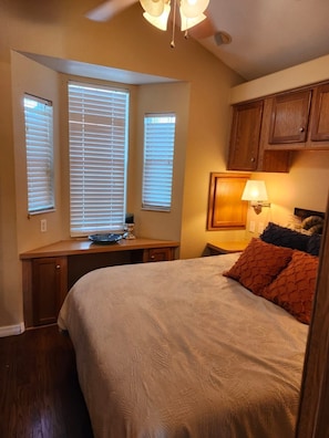 1 bedroom, free WiFi, bed sheets - 1 bedroom, private laundry in resort with a pool near Disney!!  Kissimmee (Kissimmee)