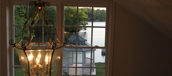 Lakefront Cottage on a Quiet Cove plus Kayaks, Canoe & Pedal Boat