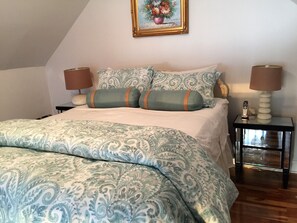 2 室のベッドルーム、デスク、アイロン / アイロン台、WiFi