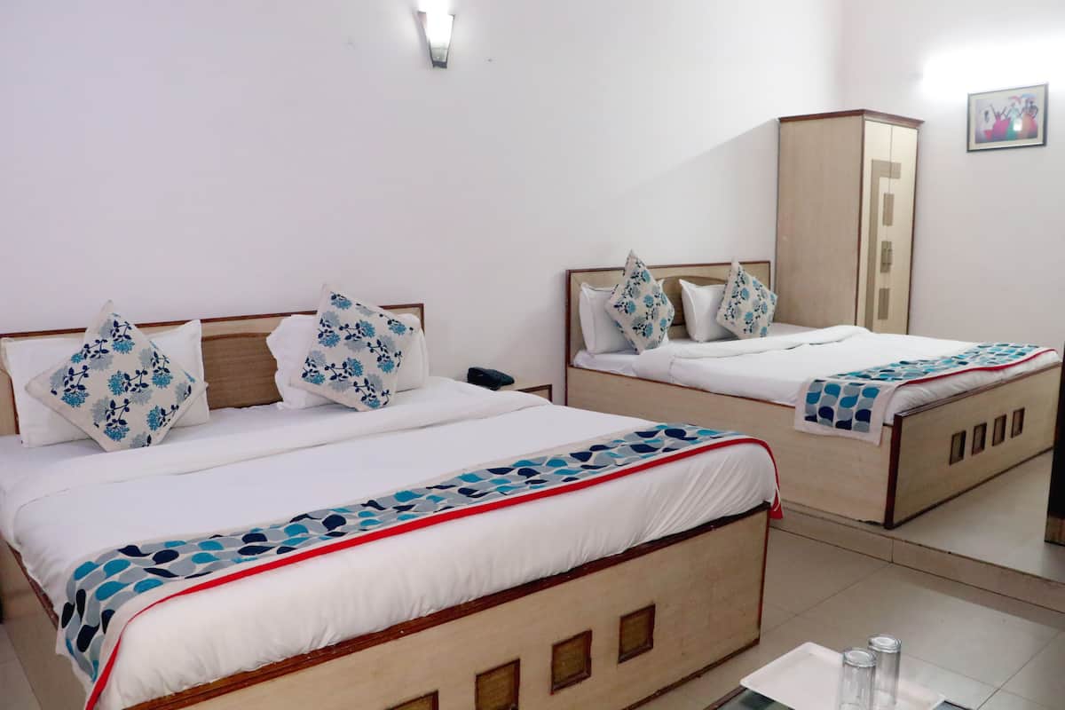Kamar Quadruple Keluarga | Brankas, meja kerja, dan Wi-Fi gratis