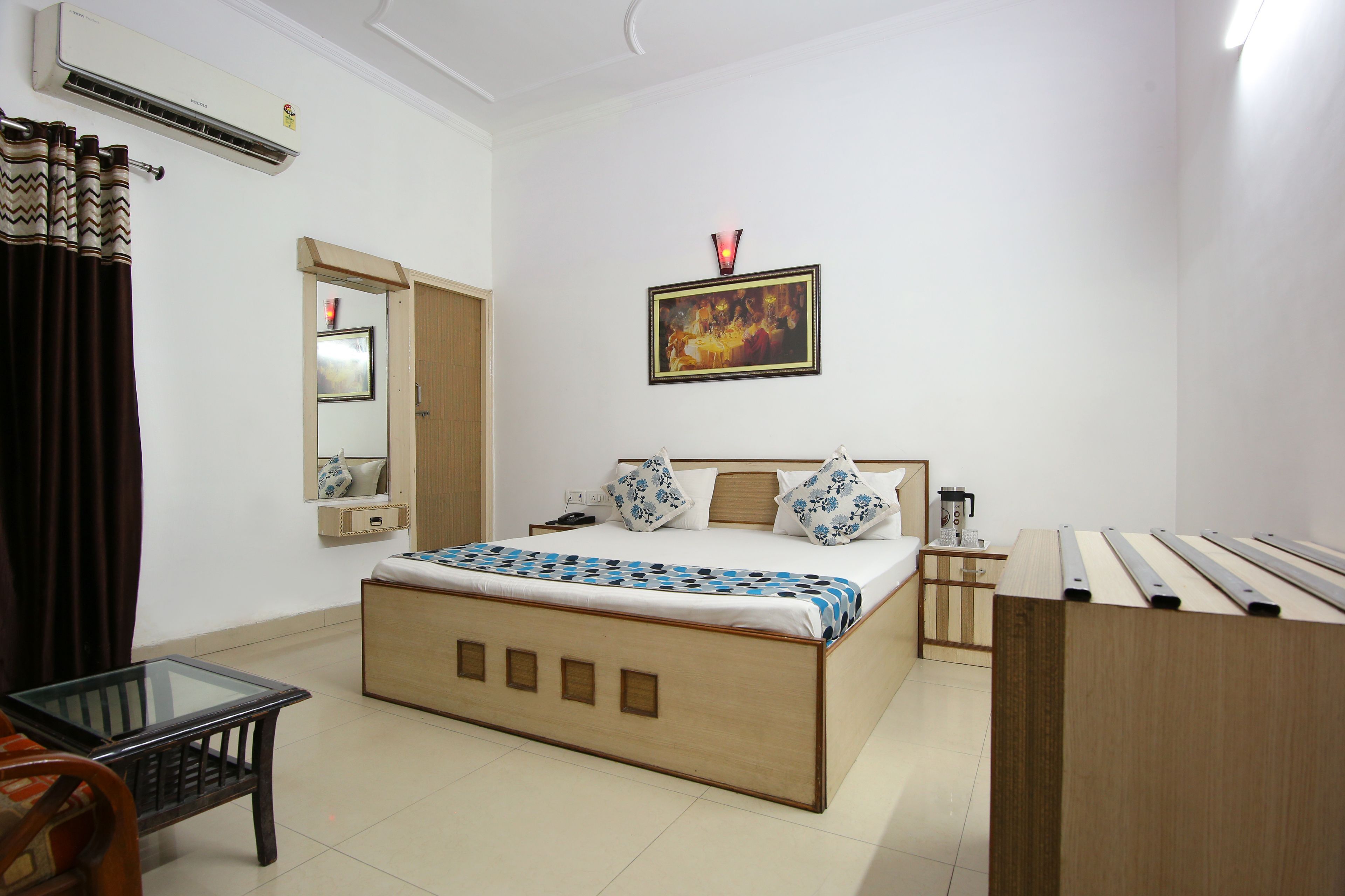 In-room safe, desk, free WiFi, bed sheets