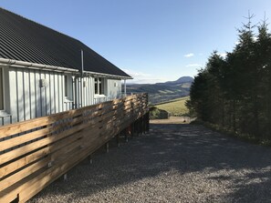 Panoramic House, 1 Bedroom, Mountain View (Torran View Lodge) | Garden view - Torran View (Inverness)