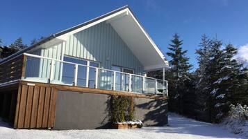 Panoramic House, 1 Bedroom, Mountain View (Torran View Lodge) | Terrace/patio