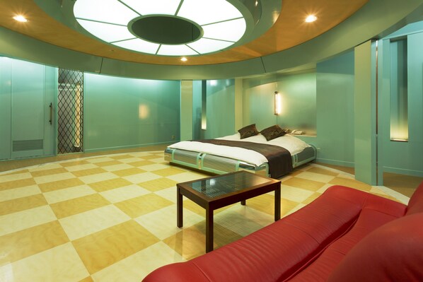 Soundproofing, free WiFi, bed sheets