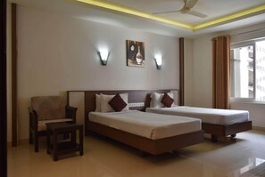 Executive Room | Premium bedding, desk, laptop workspace, soundproofing