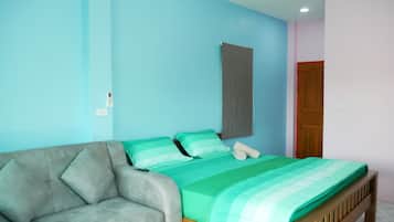 Superior Triple Room | Desk, free WiFi