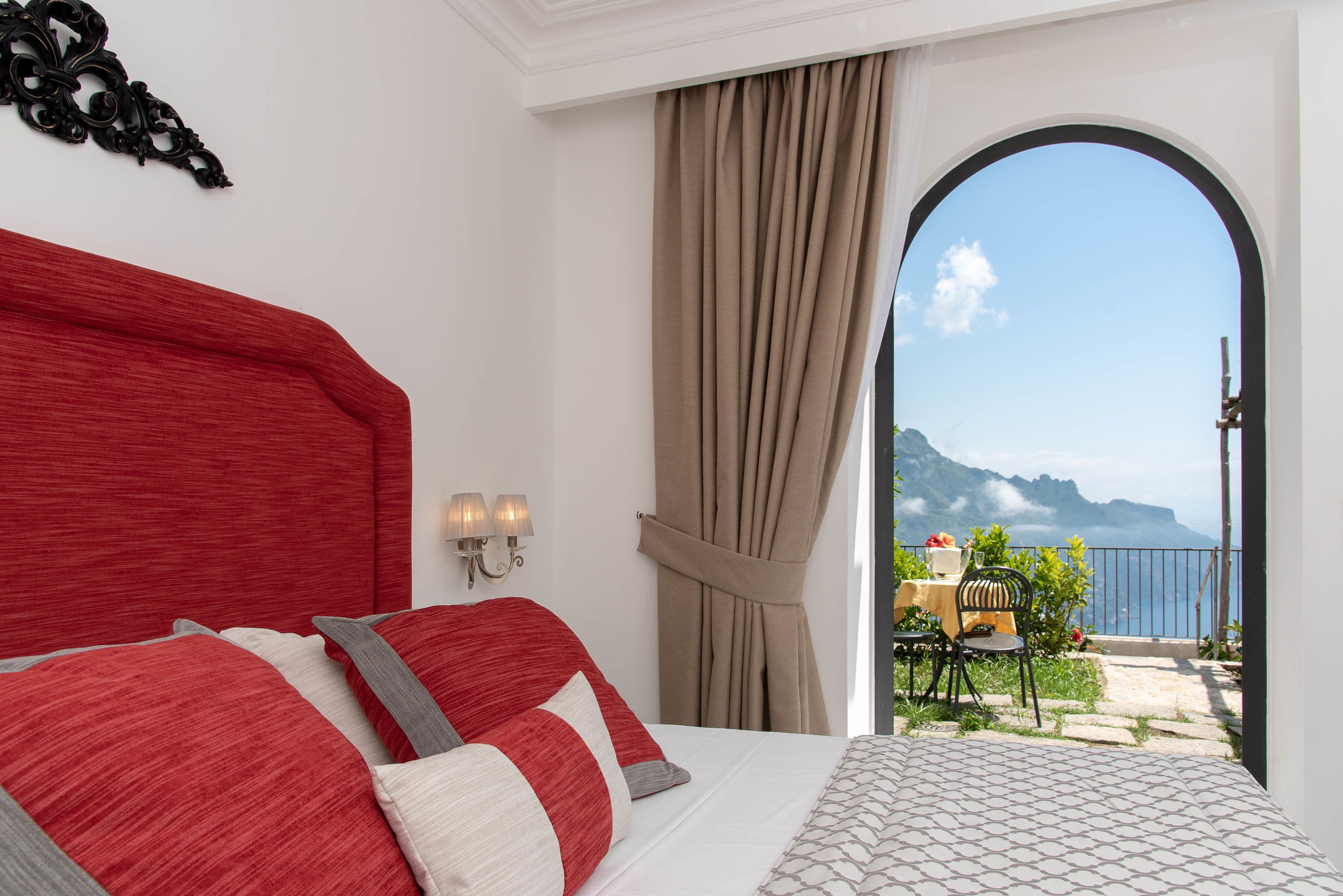 junior suite, terrace, sea view | premium bedding, minibar, in-room safe, individually decorated