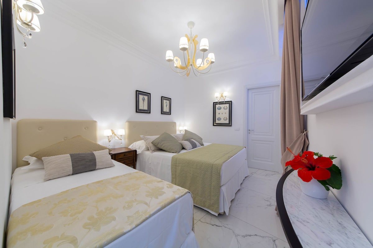 Ropa de cama de alta calidad y minibar