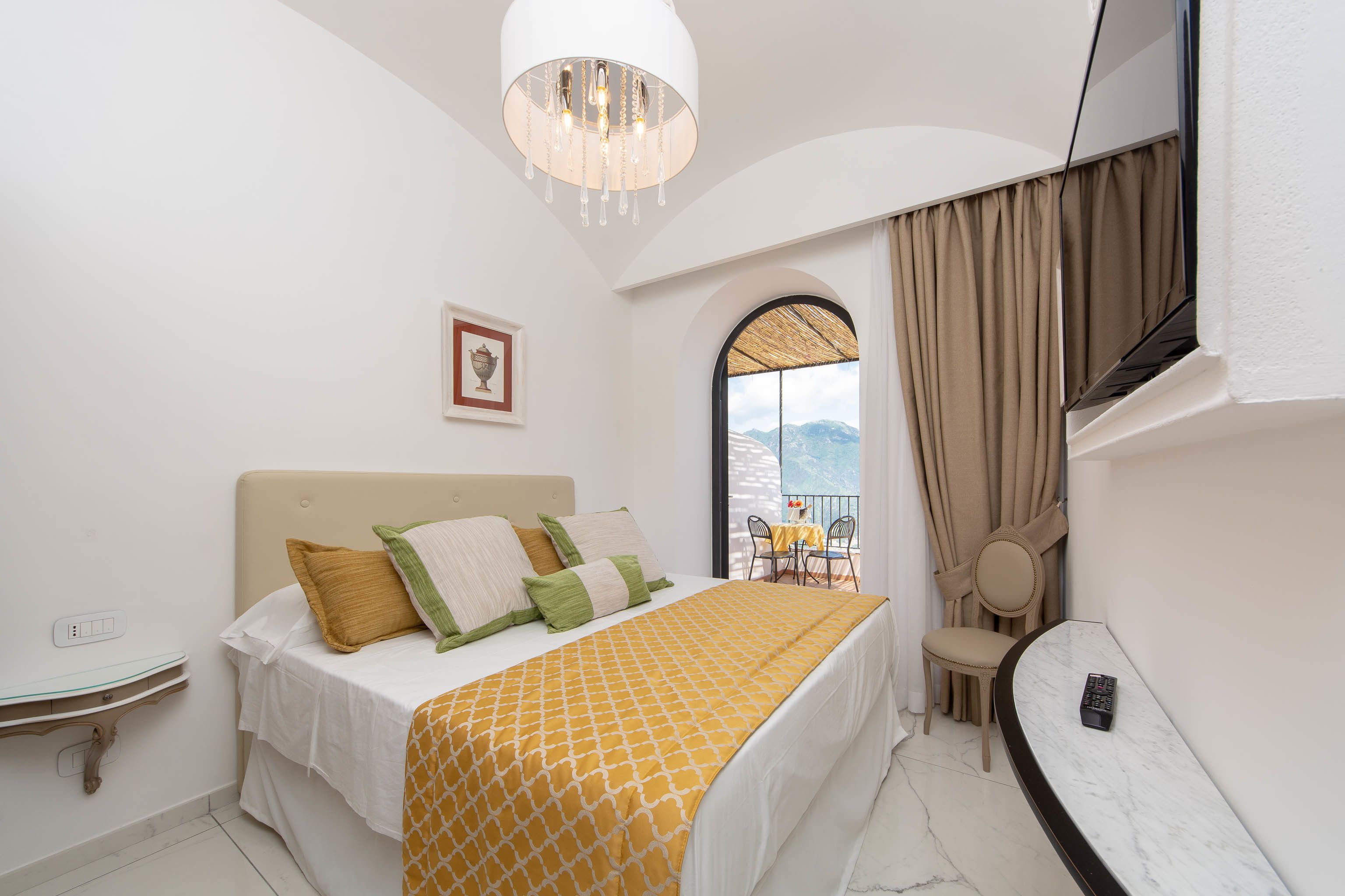 deluxe double room, balcony, sea view | premium bedding, minibar, in-room safe, individually decorated