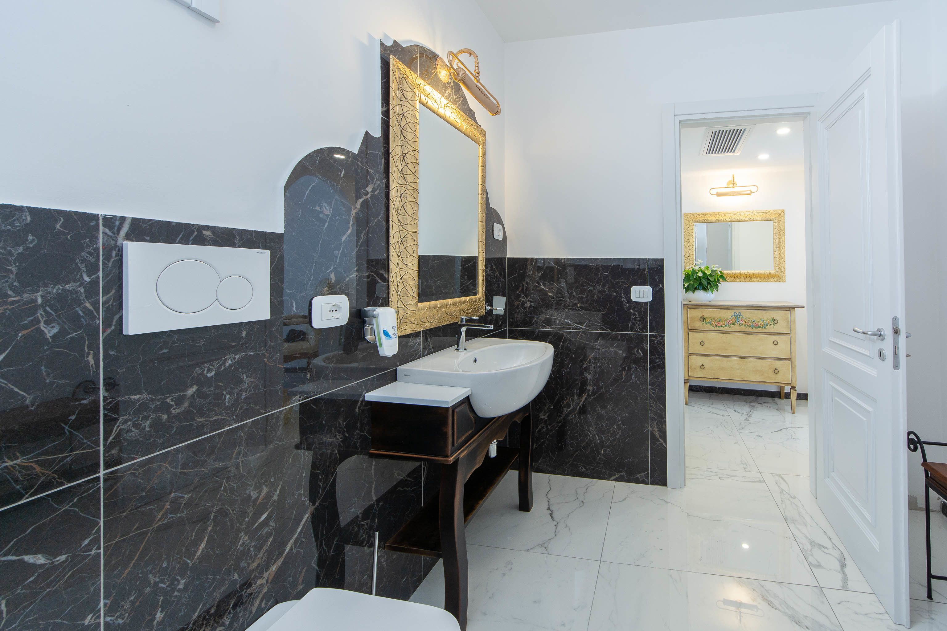 suite, balcony, sea view (amore) | bathroom | shower, free toiletries, hair dryer, bathrobes