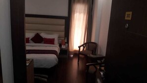In-room safe, free WiFi