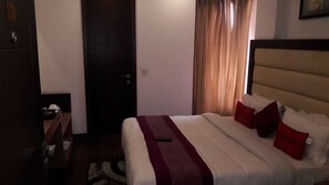 In-room safe, free WiFi