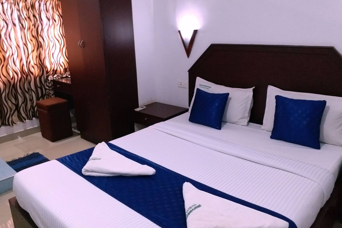 Premium bedding, free WiFi