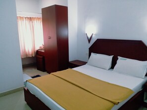 Premium bedding, free WiFi