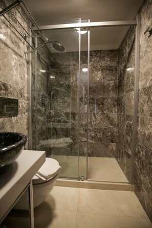 Economy Twin Room, Accessible | Bathroom shower - Artika Hotel (Istanbul)