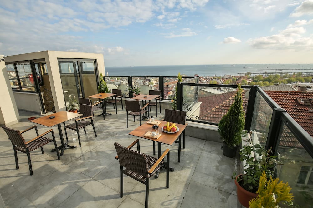 Artika Hotel