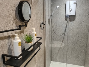 Single Room (Hideaway) | Bathroom - Wheelgate Guest House (Coniston)