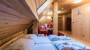 Comfort-Haus, Mehrere Schlafzimmer, zum Garten hin | 7 Schlafzimmer, Schreibtisch, Bügeleisen/Bügelbrett