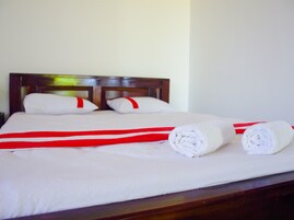 Minibar, desk, soundproofing, iron/ironing board