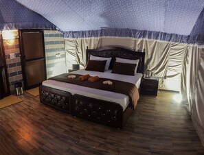Deluxe Cottage, 1 Double Bed | Rollaway beds