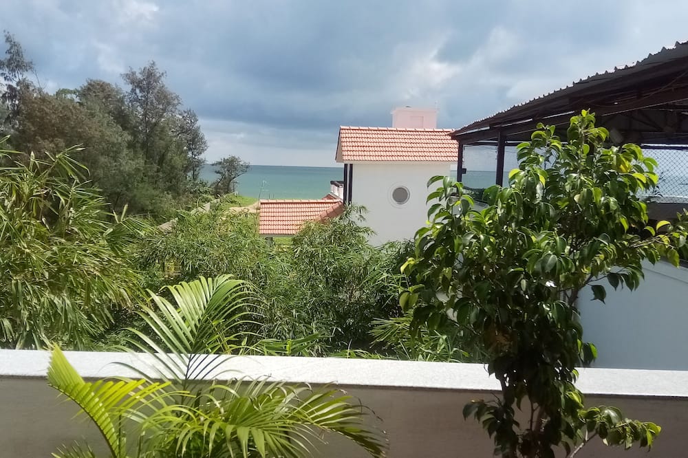 Meya Beach Walk Hotel