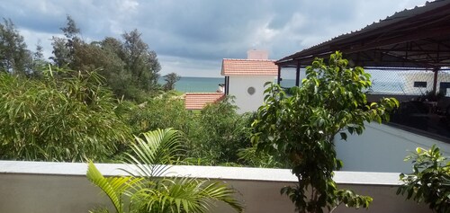 Meya Beach Walk Hotel