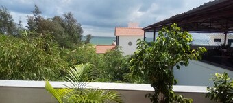 Meya Beach Walk Hotel