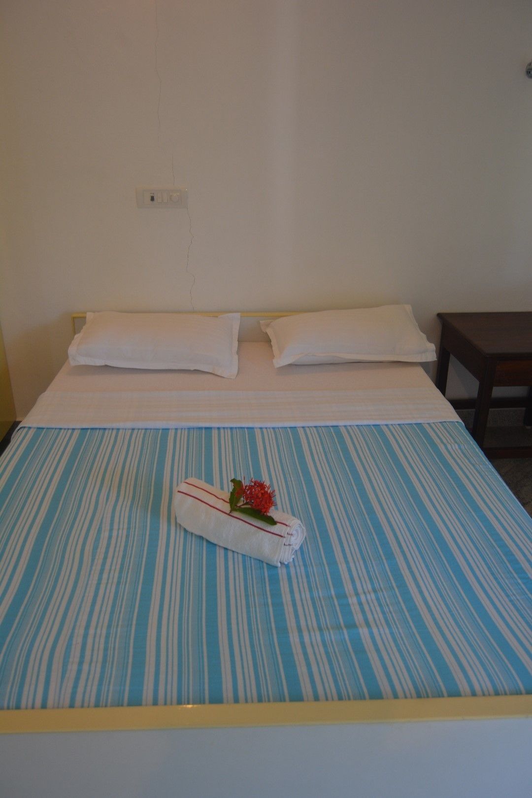 standard double room, 1 bedroom | individually furnished, desk, rollaway beds, free wifi