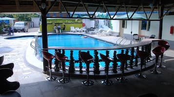 Utomhuspool