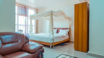 Deluxe Double Room | In-room safe, desk, iron/ironing board, free WiFi
