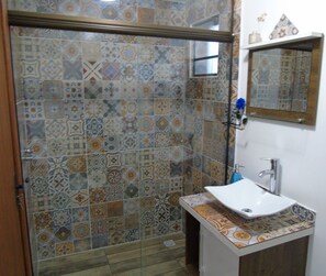 Chalet, 1 habitación | Lavabo del cuarto de baño