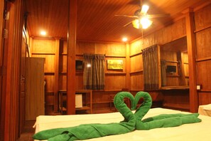Minibar, desk, soundproofing, iron/ironing board - Angkor Rest Villa (Prasat Bakong)