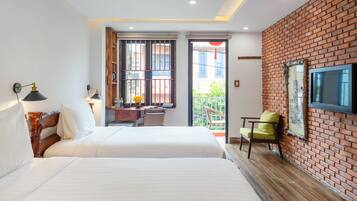 Minibar, blackout curtains, soundproofing, free WiFi