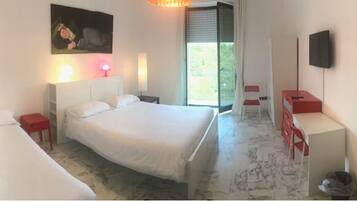 Chambre Club, 2 chambres, vue lac | 1 chambre, literie de qualité supérieure, couette en duvet d'oie, bureau