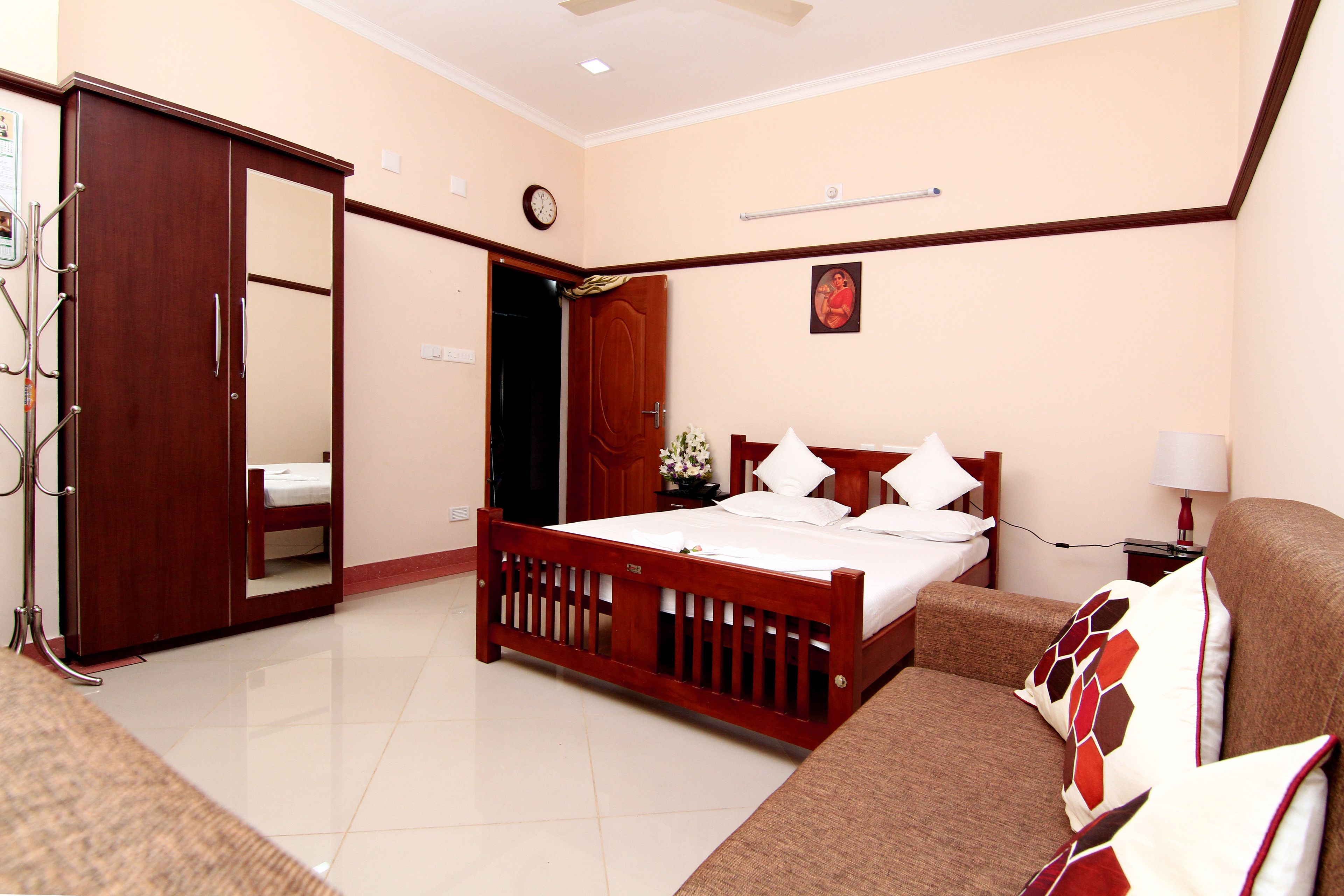 1 bedroom, premium bedding, desk, free WiFi