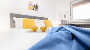 1 bedroom, premium bedding, memory foam beds, desk