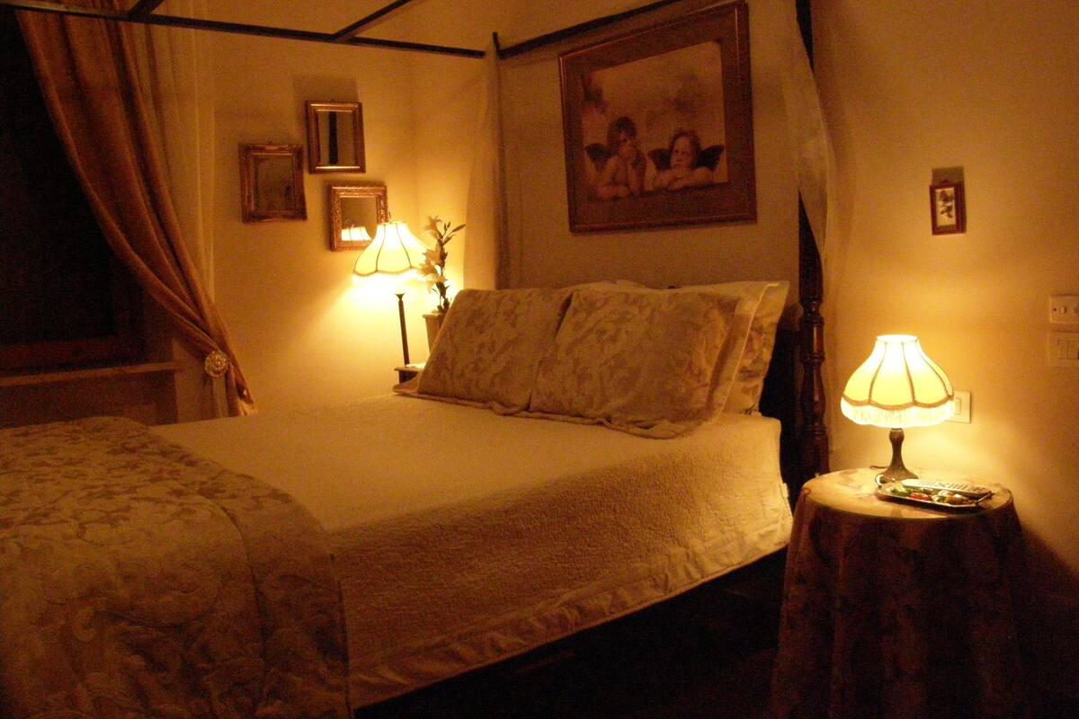 In-room safe, desk, free WiFi, bed sheets