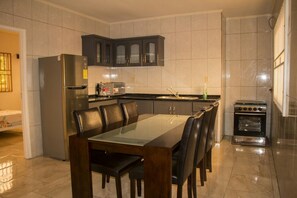 Family Apartment, 2 Bedrooms | In-room dining