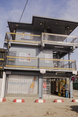 Fachada de la propiedad