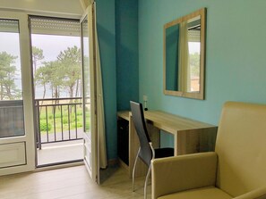 Standard Triple Room, Sea View | Premium bedding, memory foam beds, in-room safe, desk - Hotel Playa de Lago (Muxía)