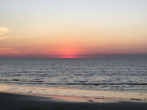 Plage, chaises longues