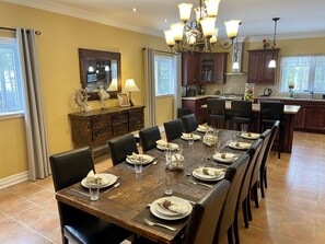 Dining - The perfect get away by the Georgian Bay! (Tiny)