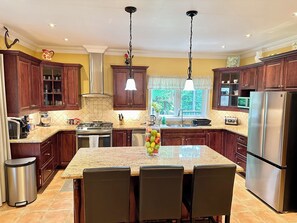 Fridge, microwave, oven, stovetop - The perfect get away by the Georgian Bay! (Tiny)