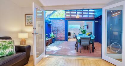 Heritage Cottage in Adelaide City Centre