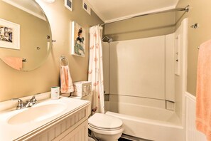 Hair dryer, towels - Ocean View, Pools: Hilton Head Resort: STR 072378 (Hilton Head Island)