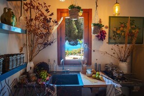 Fridge, microwave, oven, stovetop - VILLA VACATION RENTAL BY THE SEA WITH PRIVATE POOL CEFALù SICILY ITALY (CEFALU')