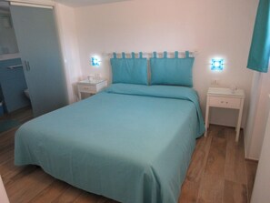 4 chambres, fer et planche à repasser, Wi-Fi, draps fournis