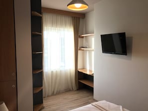 Phòng Suite tiện nghi đơn giản, 2 giường đôi | Quang cảnh từ phòng