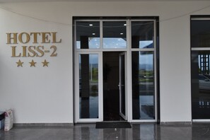 Property entrance - Hotel Liss 2 (Lezhe)