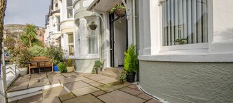 Luxury 4 Star Holiday Apartment, Free Wi-Fi, 1 bedroom, 1 sofa-bed.